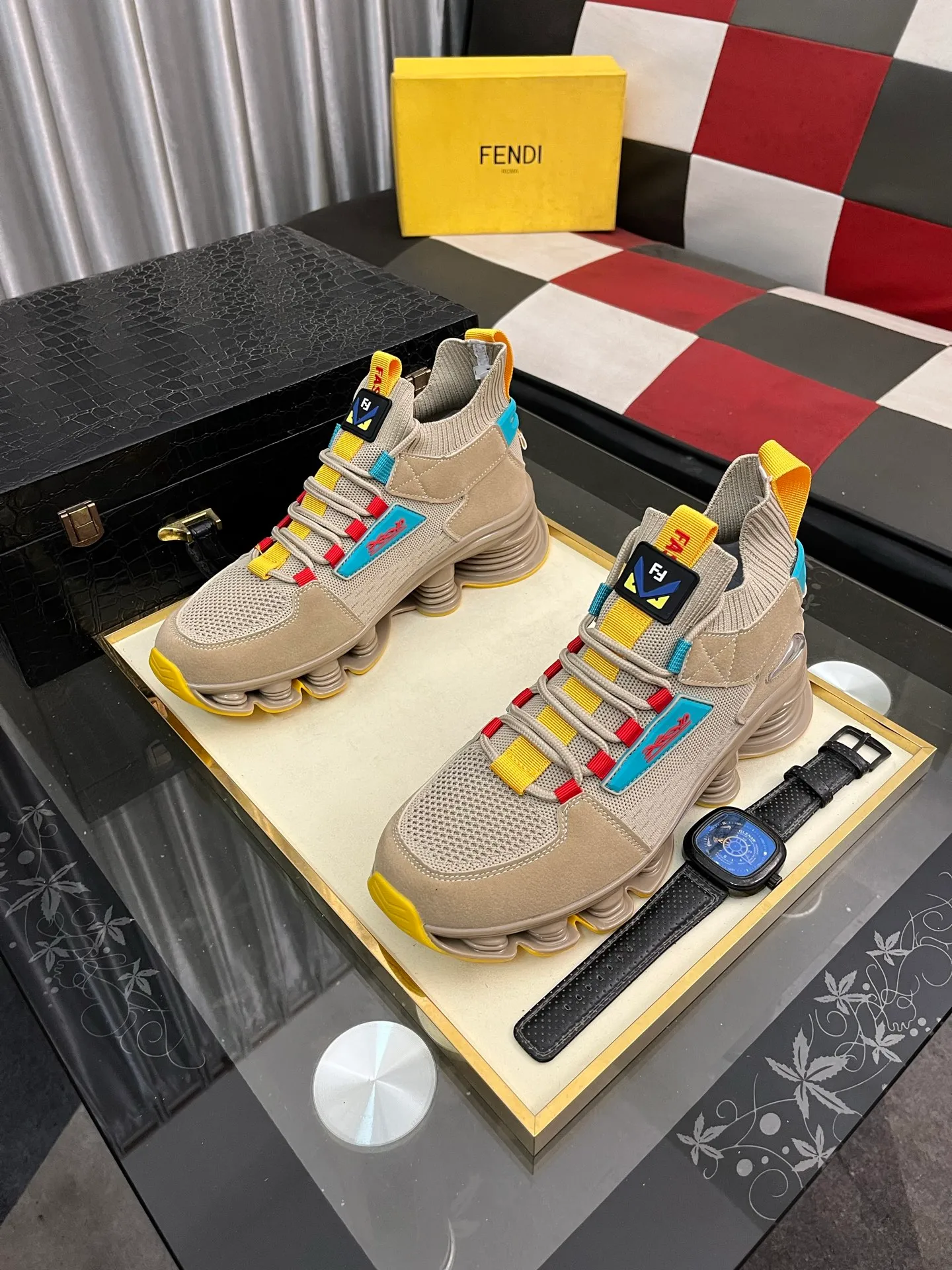 Men's Men's Shoes💰458⌚️⌚️[FENDI] Fendi's classic and comfortable men's, this complex sneaker is made of soft calfskin➕genuine leather lining➕original ultra-light rubber material with rough outsole. This unique light style is suitable for the casual and refined sensibility of this season. It is comfortable and natural on the feet. It is an everyday style for casual travel in autumn and winter! 38−442️⃣colors available